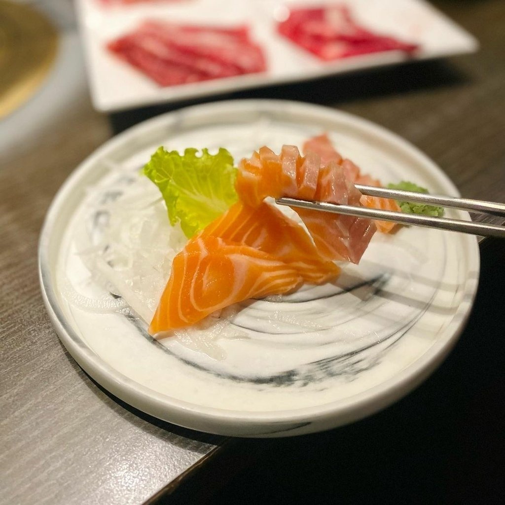 台北、台中｜這一鍋 台中崇德殿 火鍋吃到飽 裝潢食材一樣都不