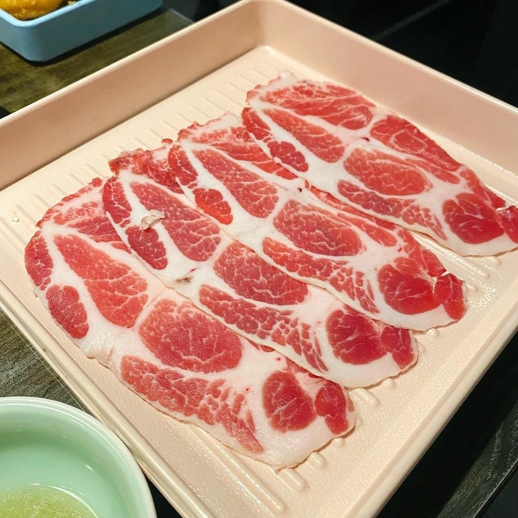 台北、台中｜這一鍋 台中崇德殿 火鍋吃到飽 裝潢食材一樣都不