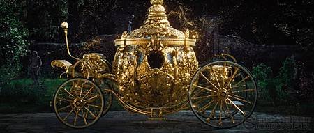 cinderella-movie-2015-screenshot-pumpkin-carriage-1