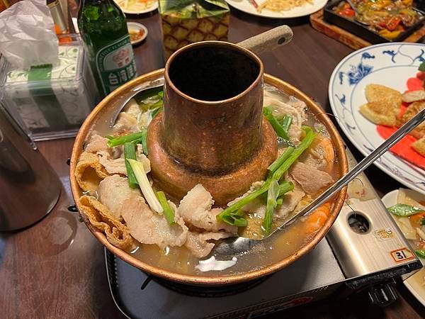 兩支北方麵館/超好吃蘿蔔絲餅/木須炒麵/合菜/捷運站美食