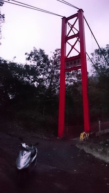 平靜吊橋（精英村）