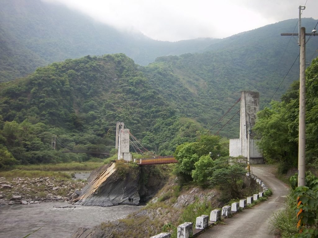 東龍吊橋＆穌斯共吊橋