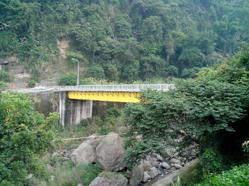 跨越清水溪的內湖橋