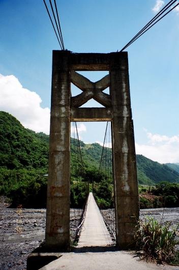 【１５】瑞岩溫泉吊橋1