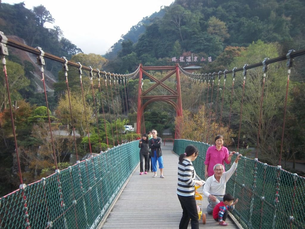 騰龍山莊吊橋（泰安）