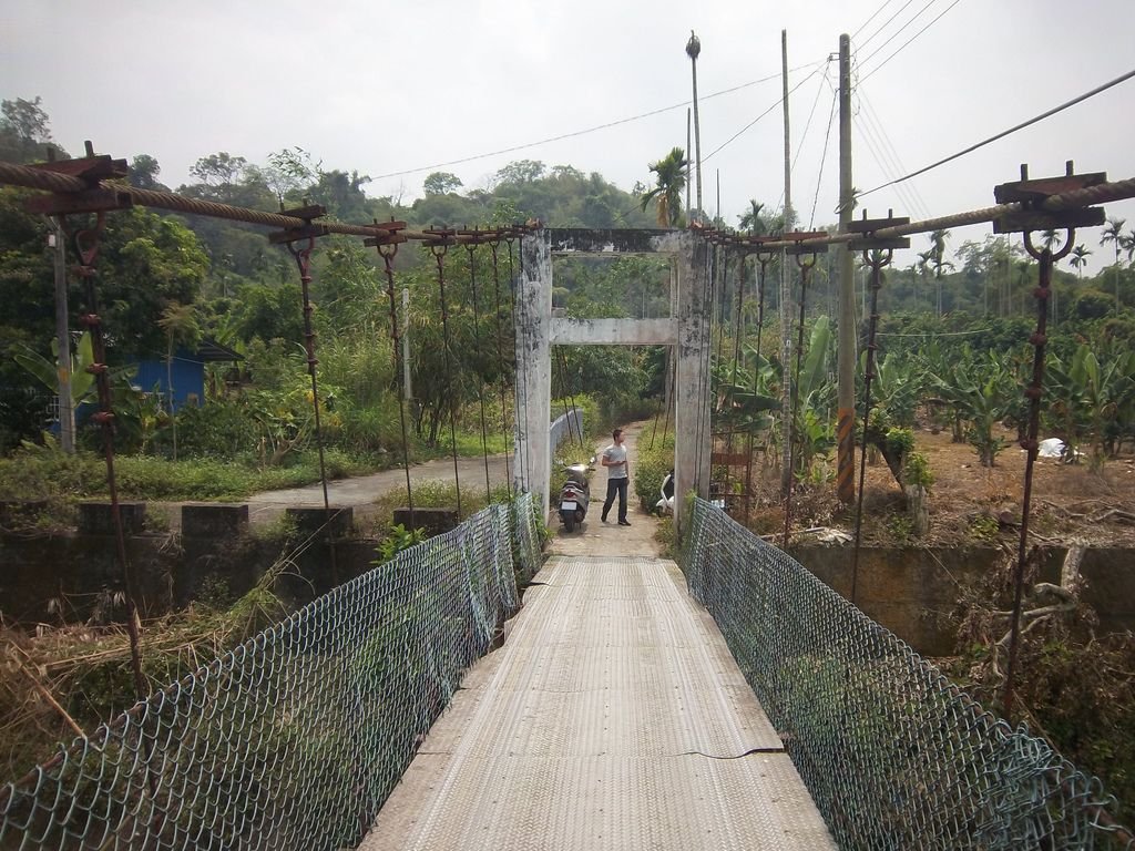 吳秋金吊橋（南投）