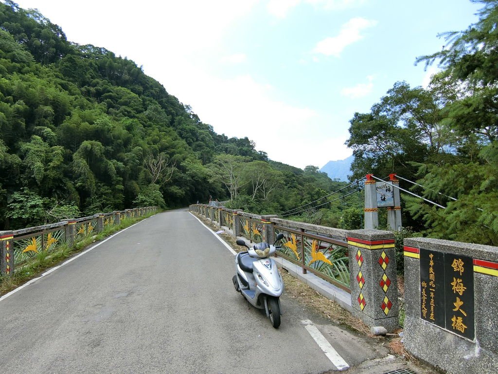 錦梅大橋、錦梅吊橋