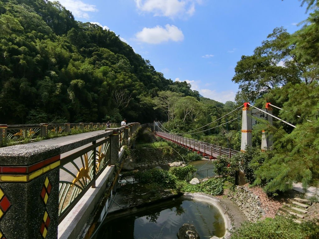 錦梅大橋、錦梅吊橋