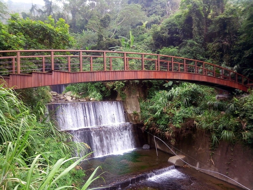 清水溪吊橋舊址改建新橋