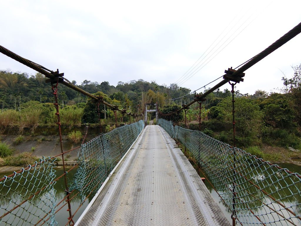 吳秋金吊橋（南投）