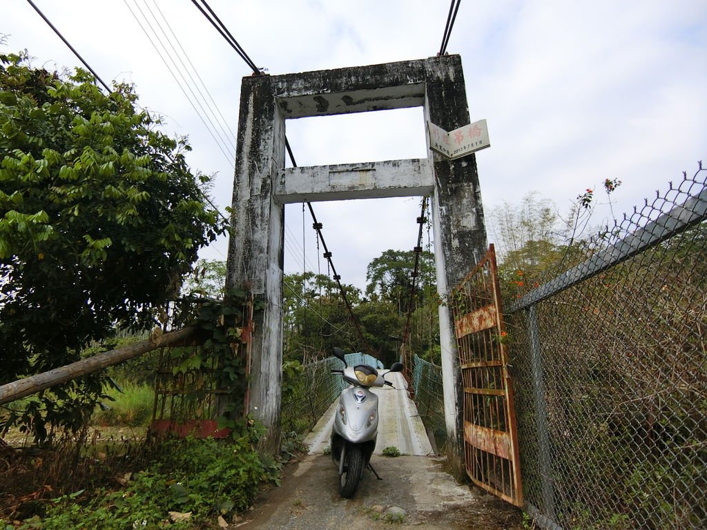 吳秋金吊橋（南投）