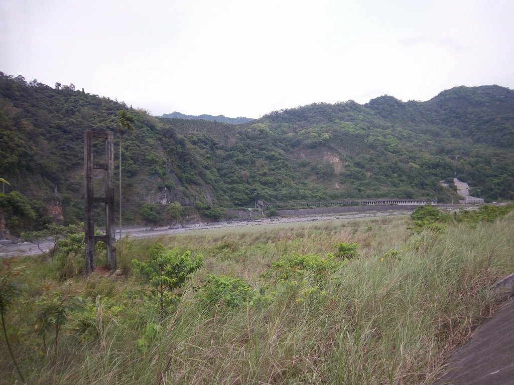 人和波石吊橋（人和村）