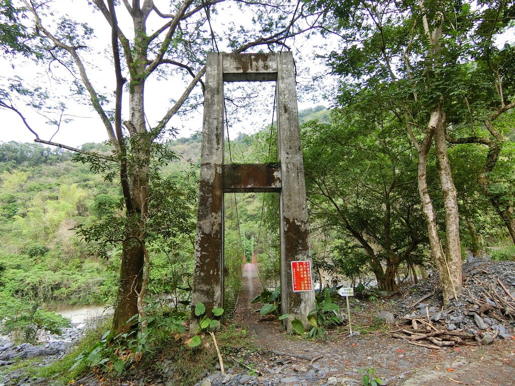 霧瓦娜吊橋（茂林里）