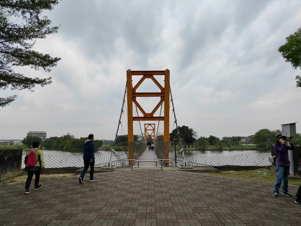 凌波吊橋（官田）