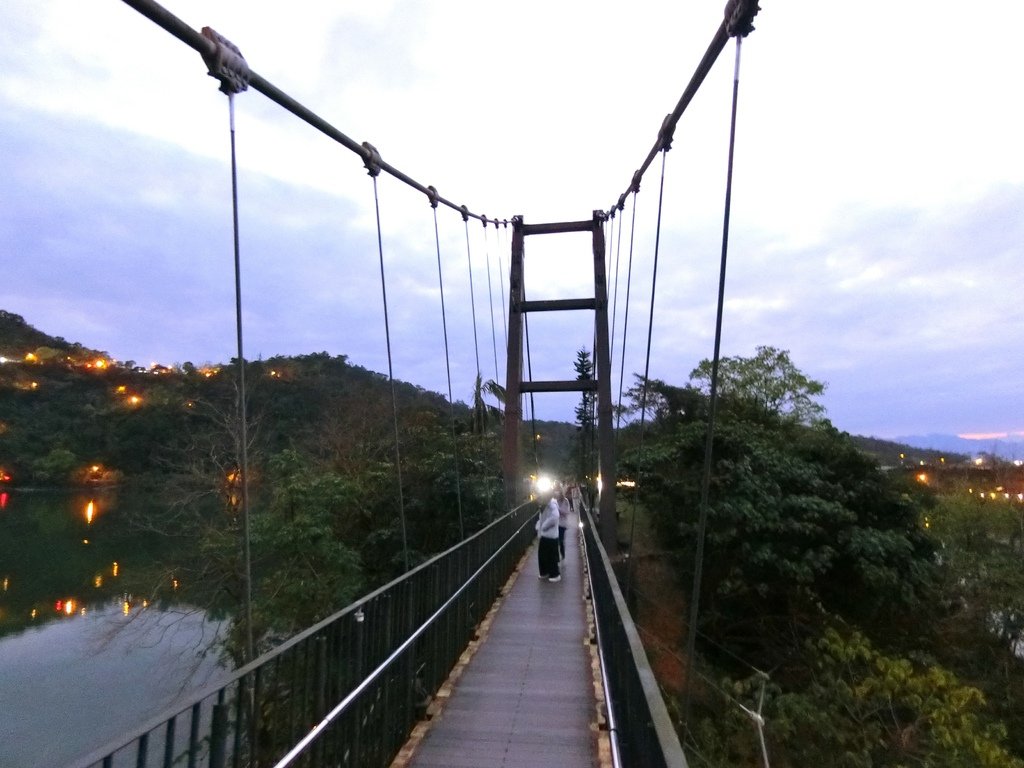 梅花湖吊橋（冬山）