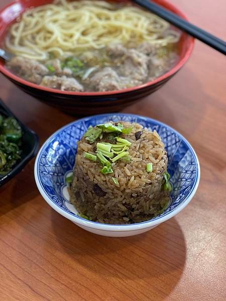 火爆！台中美食。水湳中央公園美食 王爺王肉羹