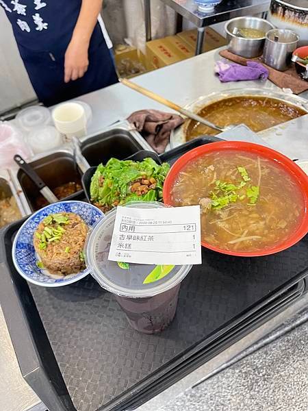 火爆！台中美食。水湳中央公園美食 王爺王肉羹