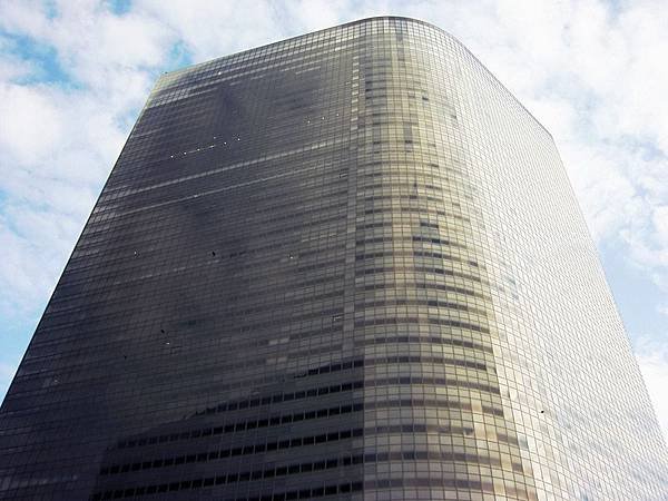 Dentsu_Shiodome_Building_20070317-03.jpg