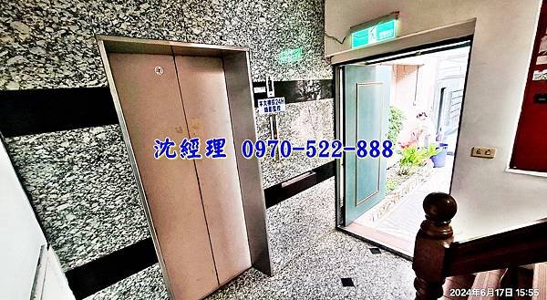 嘉義市西區南京路74號10樓之1嘉義法拍屋代標沈先生0970522888嘉義市西區法拍屋民生特區電梯三房大樓2.jpg