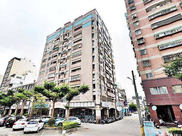 苗栗市北苗里28鄰北安街158號11樓之1苗栗法拍屋代標沈先生0970522888苗栗市法拍屋苗栗巨蛋體育館苗栗大廈大坪數含平車3.jpg
