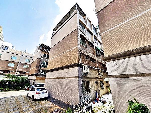 台南市安南區安中路一段557巷19弄93號台南法拍屋代標沈先生0970522888安南區法拍屋和順市場邊間透天別墅4.jpg