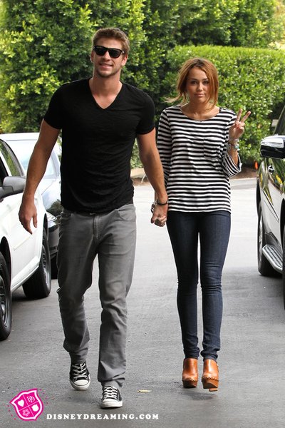 miley-cyrus-liam-hemsworth-walk.jpg