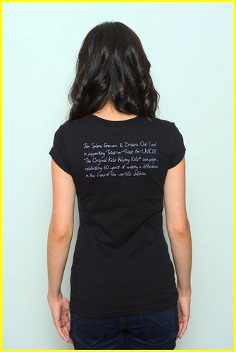 selena-gomez-unicef-tee-04.jpg