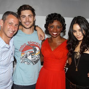 zac_efron_memphis--300x300.jpg