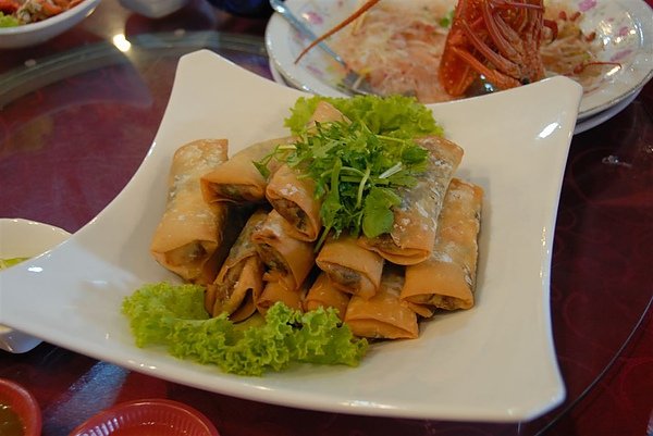 不知名捲~外皮酥脆,芶芡的內餡口感也特別~~好吃好吃