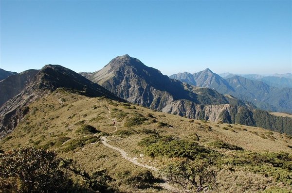 從北山回望大山及中央尖