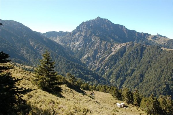 南湖大山與審馬陣山屋