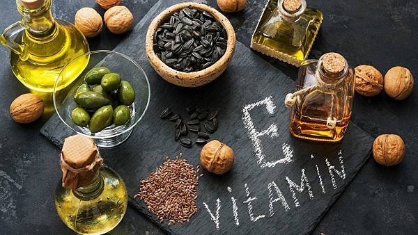 Benefits-of-Vitamin-E-How-this-magic-ingredient-works-for-your-skin-866x487.jpg