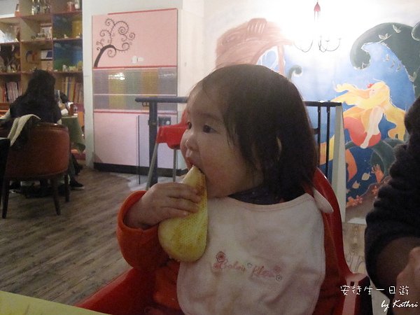 [1Y4M23D]妞妞愛包包