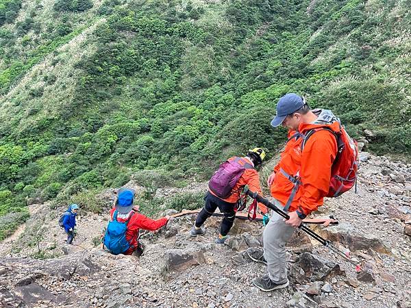 2023-11-18 茶壺山慢慢走，加碼秘境黃金台-黃金洞-