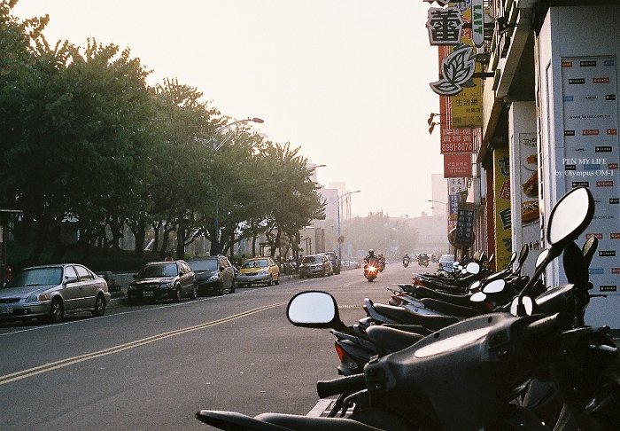 F1000010