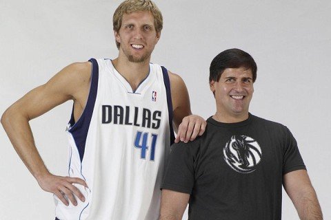 Verstehen sich bestens_Dirk Nowitzki und Mark Cuban.jpg