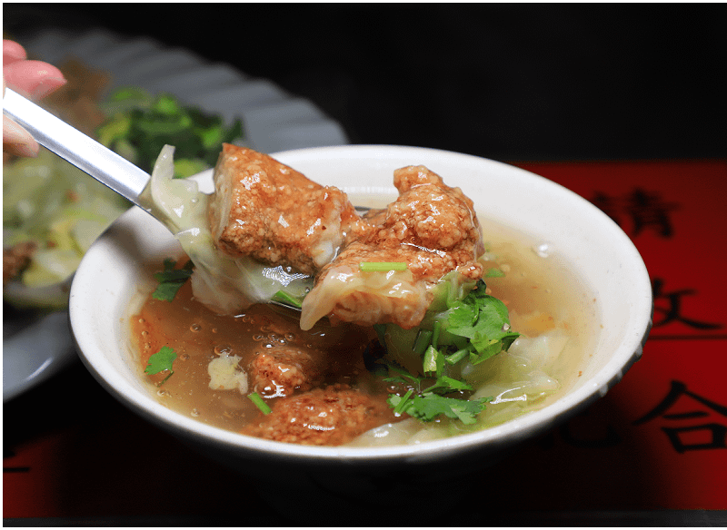 台南真正紅燒土魠！超好吃土魠魚羹！必點古早味炸排骨飯！