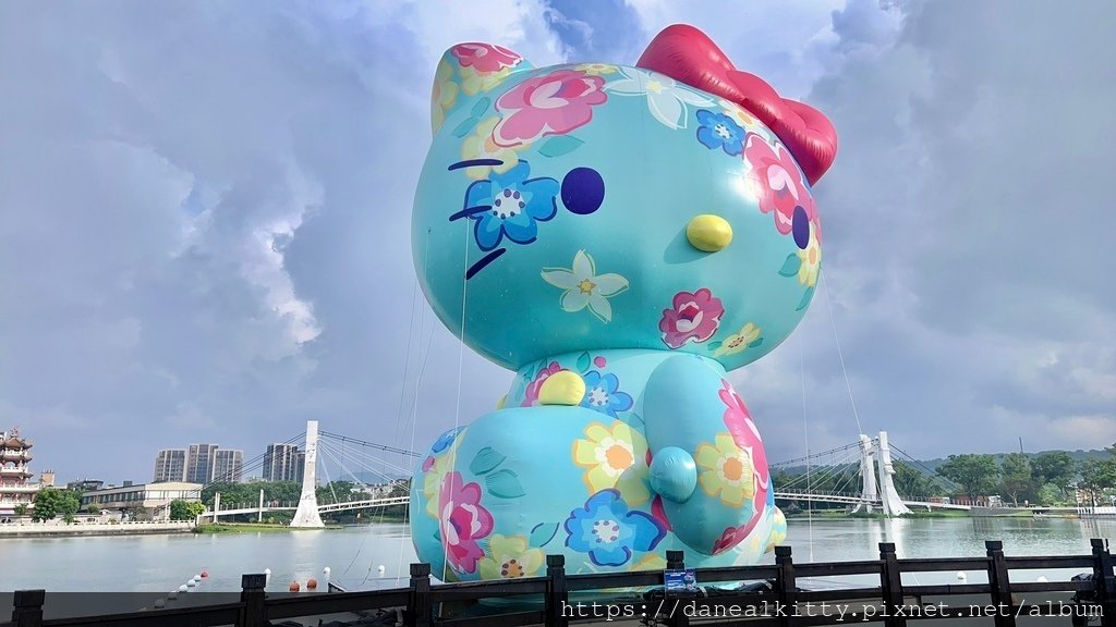 2023 桃園 龍潭大池~ Hello KITTY 地景藝術