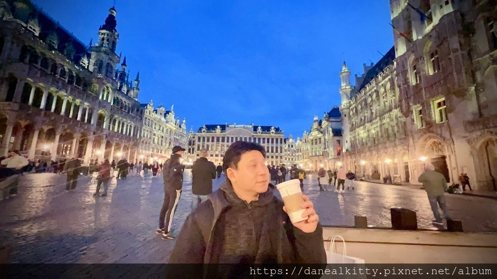比利時~布魯塞爾黃金大廣場 Grand Place + 尿尿