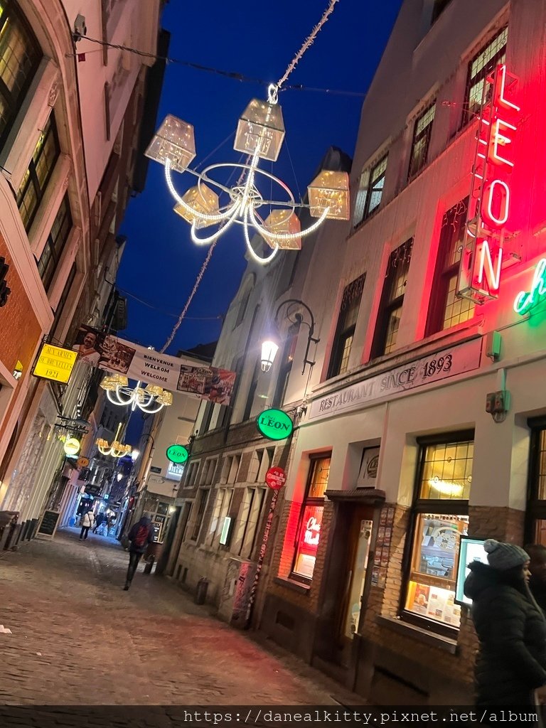比利時~布魯塞爾黃金大廣場 Grand Place + 尿尿
