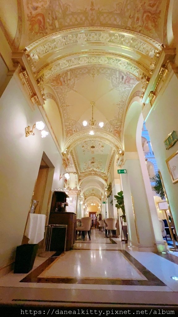 匈牙利 布達佩斯~ 百年歷史 紐約咖啡館 New York 