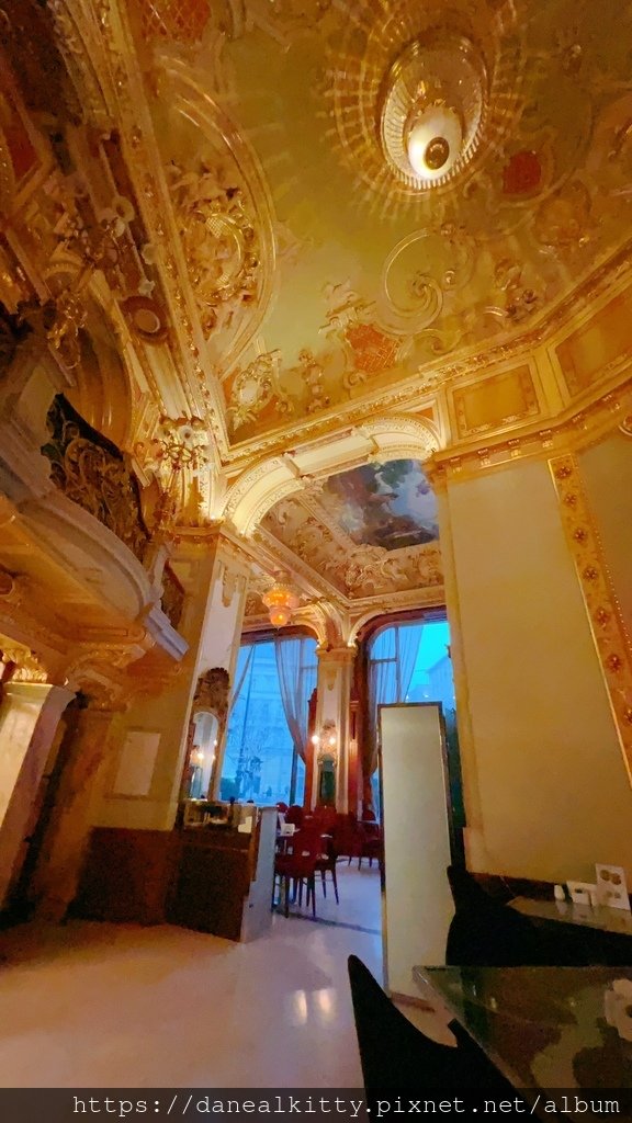 匈牙利 布達佩斯~ 百年歷史 紐約咖啡館 New York 