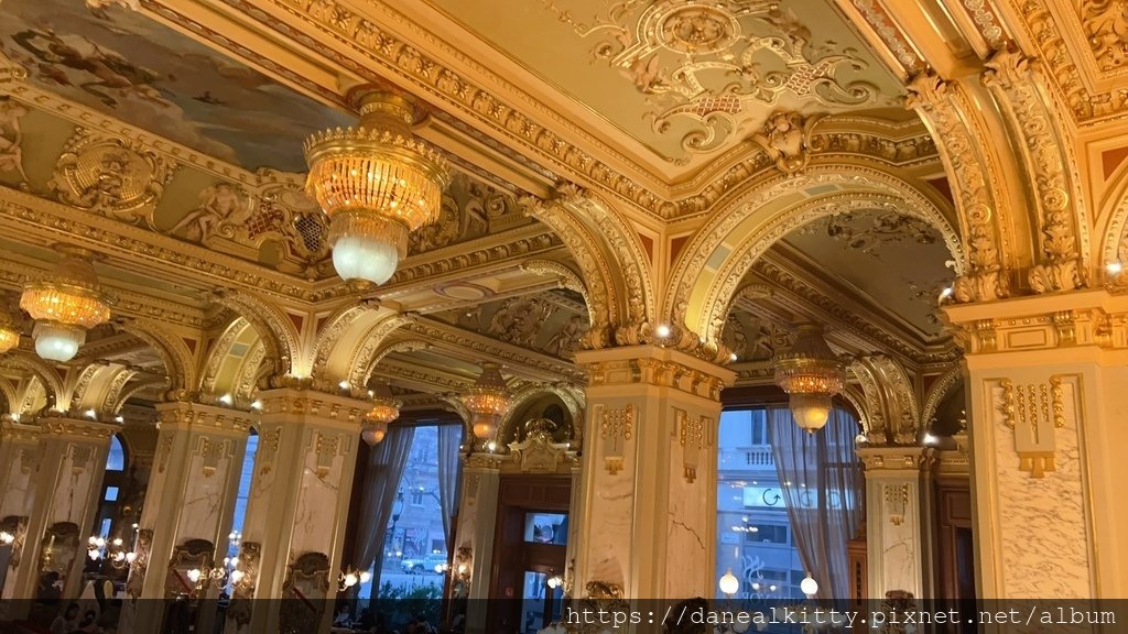 匈牙利 布達佩斯~ 百年歷史 紐約咖啡館 New York 
