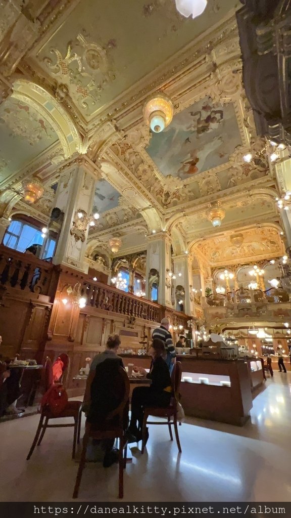 匈牙利 布達佩斯~ 百年歷史 紐約咖啡館 New York 