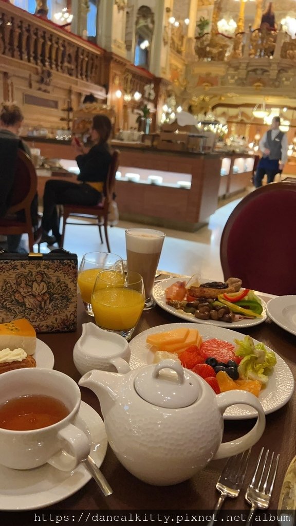 匈牙利 布達佩斯~ 百年歷史 紐約咖啡館 New York 