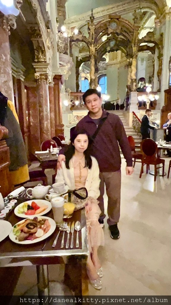 匈牙利 布達佩斯~ 百年歷史 紐約咖啡館 New York 