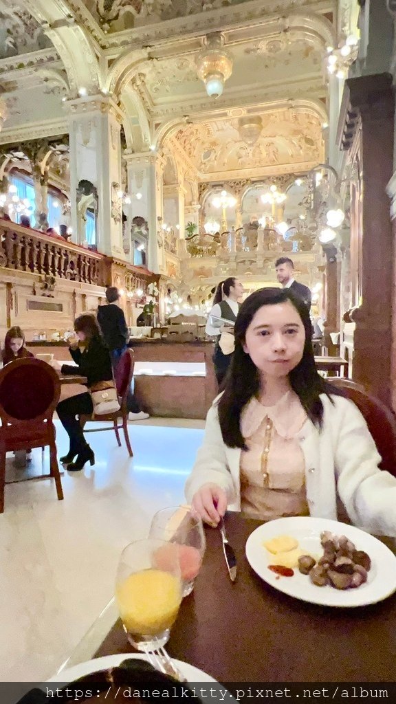 匈牙利 布達佩斯~ 百年歷史 紐約咖啡館 New York 