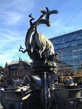 Statue in Copenhagn City Hall Square