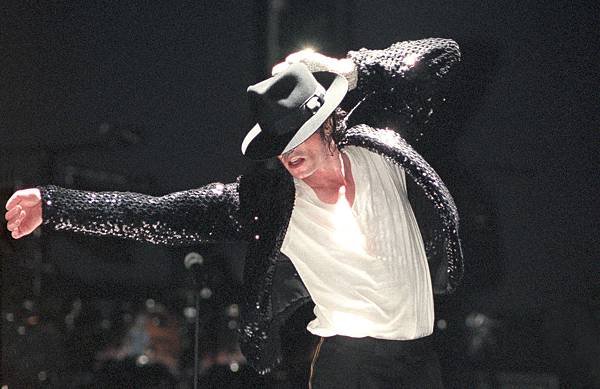 MICHAEL-michael-jackson-concerts-12663660-1600-1036