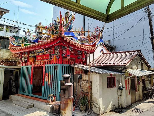 [彰化] 半隱在城市中的彰邑賜福宮 朱李金三府王爺開基古廟